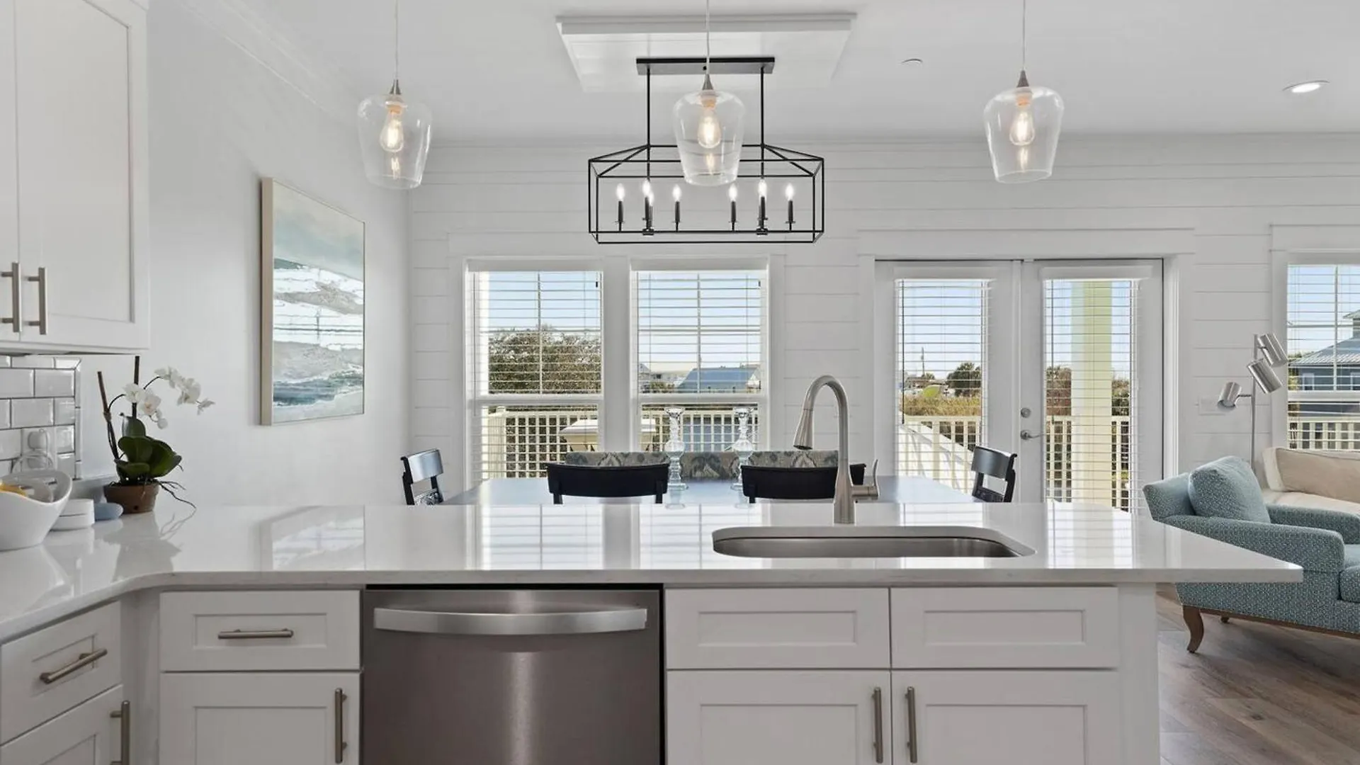 Modern House With Pool Access Near The Beach! بنما سيتي بيتش بيت للعطل