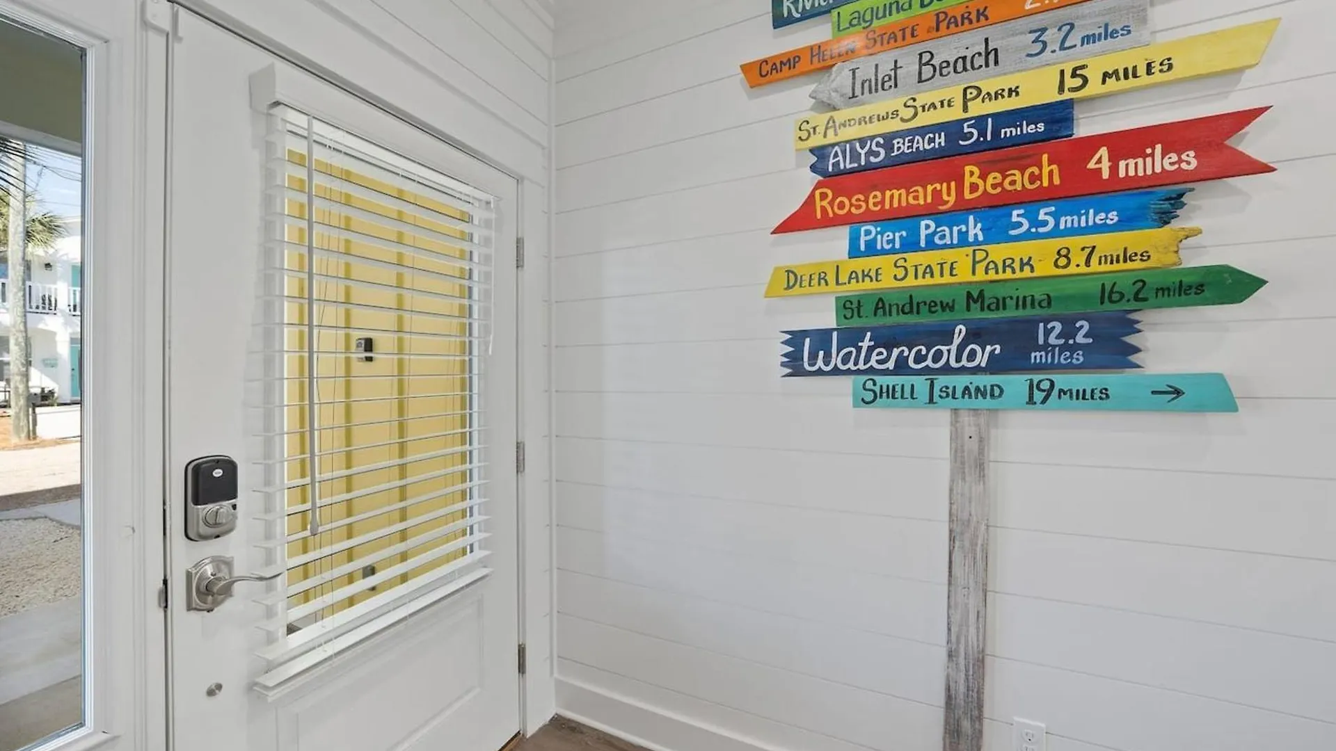 Modern House With Pool Access Near The Beach! بنما سيتي بيتش